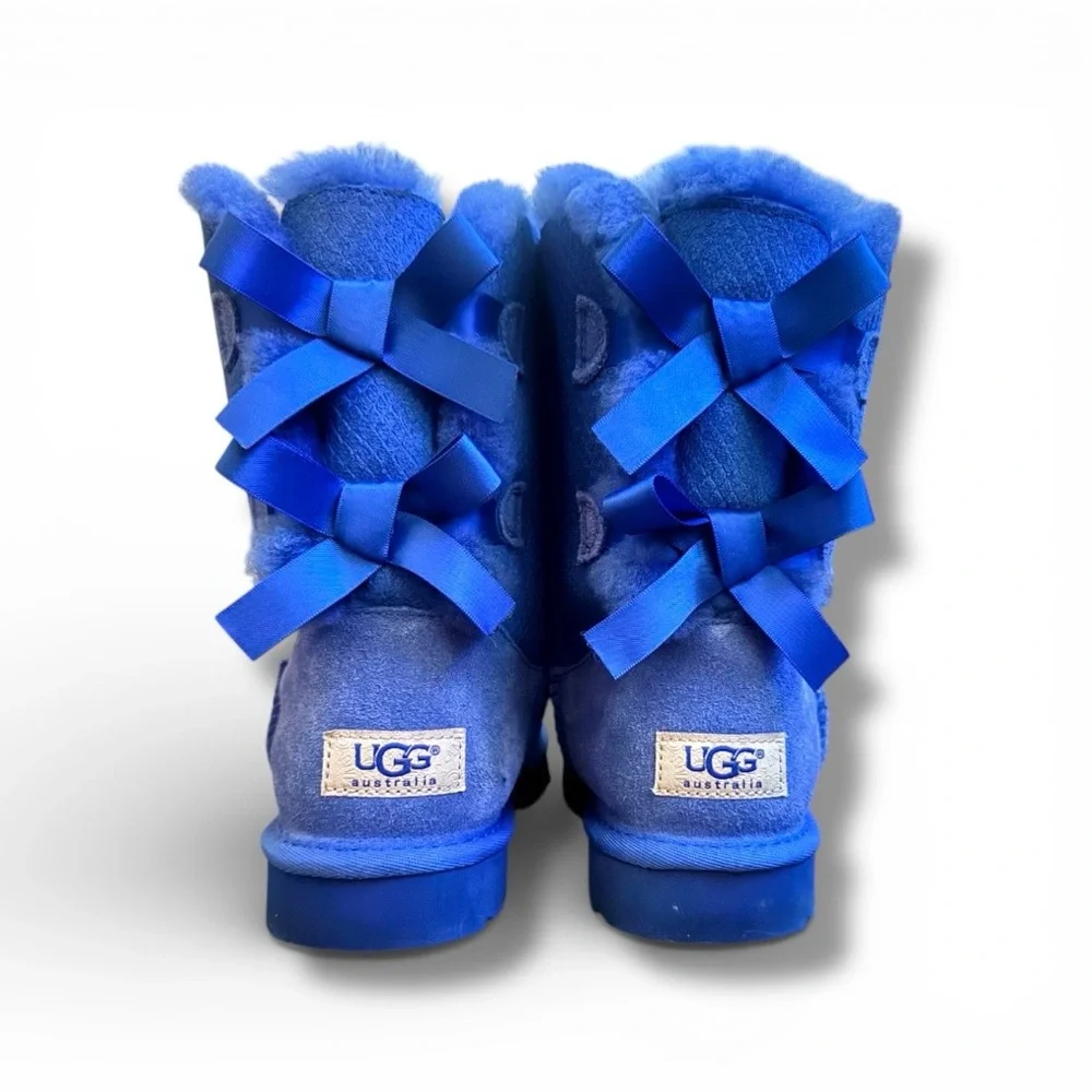 🆕💕UGG Bailey Bow Short Boots • 8